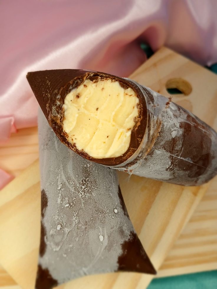 Geladinho de chocolate com recheio cremoso