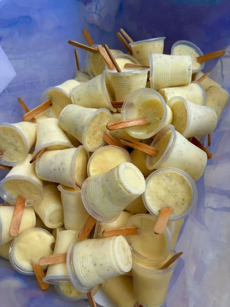 Picolés cremosos artesanais em copinhos